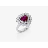 Ring mit herzförmigem Rubin und Brillanten