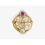 Brosche mit Rubin und Diamanten - St. Petersburg, Ende 19. Jh. FABERGÉ, MEISTER AUGUST WILHEM HOLMST