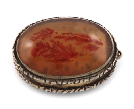 A 19th century silver-gilt and agate vinaigrette, unmarked, circa 1830, oval form, the cover with an agate panel with a fern,