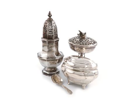 A mixed lot of silver items, comprising: an Edwardian sugar caster, by D and J Wellby, London 1902, octagonal baluster form, 