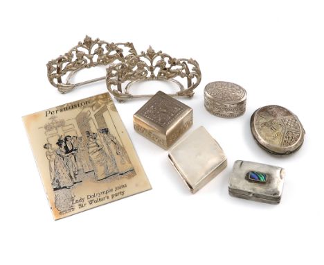A mixed lot of silver items, comprising: a pair of Victorian menu card holders, by Rosenthal, Jacob &amp; Co, pierced with sc