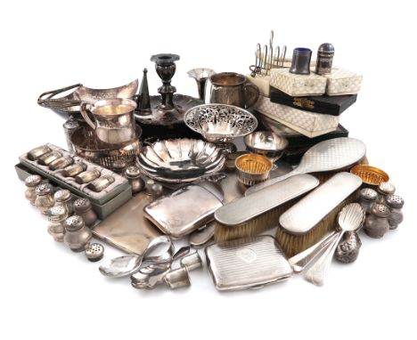 A mixed lot, comprising silver items: two mugs, three cigarette cases, a pair of salt cellars, a small bowl, a set of six tea