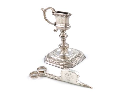 A Queen Anne silver snuffers stand and pair of silver scissor snuffers, by Joseph Bird, London 1709 and 1711, the stand with 