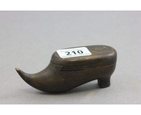 19th century Treen Snuff Box in the form of a Shoe with Pointed Toe