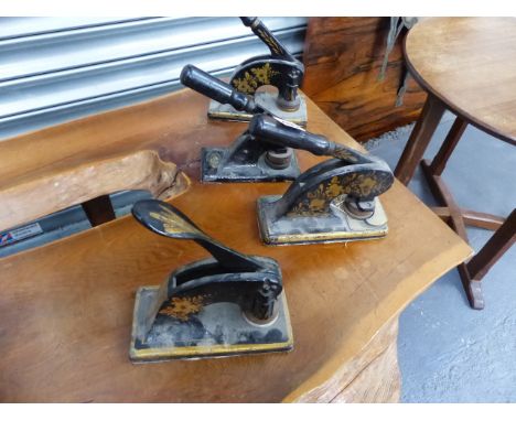FOUR LETTER HEAD EMBOSSING TOOLS.