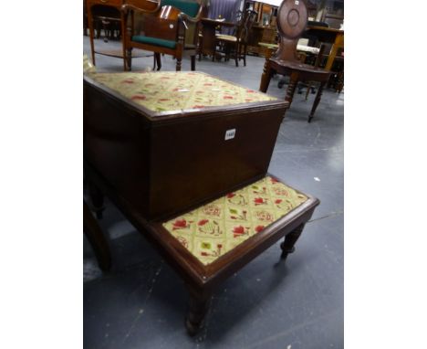 AN EARLY 19th.C.MAHOGANY BED STEP COMMODE.