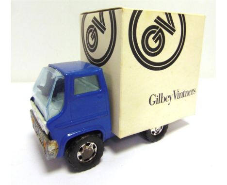 BREWERIANA - A LOUIS MARX GILBEY VINTNERS PROMOTIONAL LORRY  containing miniature bottles of Justerini &amp; Brooks blended w