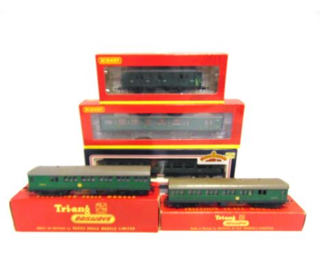 [OO GAUGE]. A B.R. (S.R.) COLLECTION comprising a Tri-ang No.R156, B.R. Suburban Motor Coach, S1057S (powered), green livery,