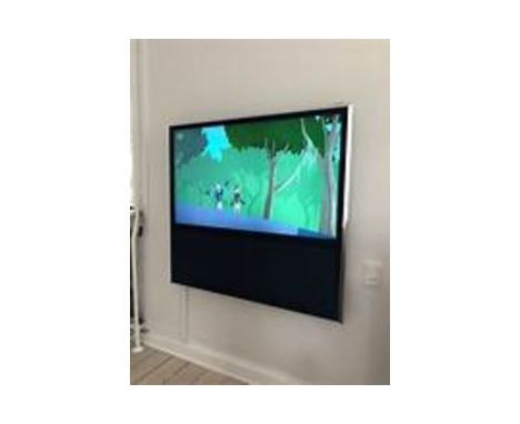 Bang Olufsen Beovision 11 40" Hotel LCD TV Resolution: 1920 x 1080 (Full HD) Tucked away under the detachable felt cover are 