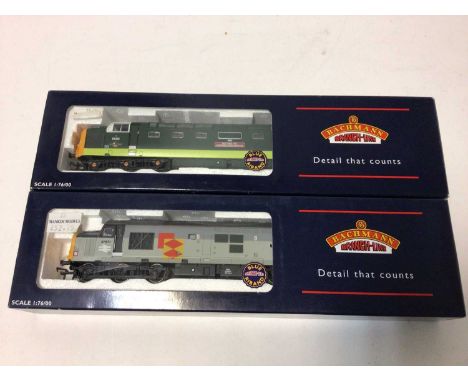 Bachmann OO gauge Class 55 Deltic "The Kings Own Yorkshire Light Infantry" 55 002, BR green, 32-525A, plus Class 37/5 "Tre Po
