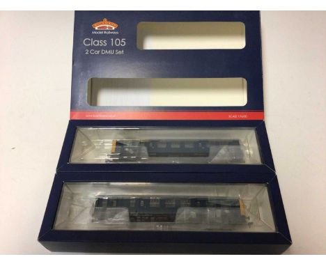 Bachmann OO gauge Class 105 two car DMU BR blue and yellow end 31-325 boxed