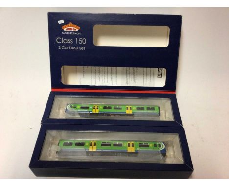 Bachmann OO gauge Class 150/1 DMU two car 'Centro' 32-926 boxed