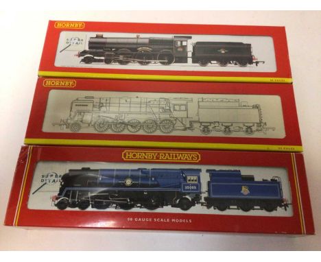 Hornby OO gauge King Class 4-6-0 "King William IV" locomotive 6002, BR black livery, R2234, Class 9F 2-10-0 "Black Prince", B