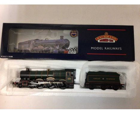 Bachmann OO gauge Hall Class Locomotive GWR green 4953 'Pitchford Hall' 32-0032, Standard Class 5MT 73082 'Camelot' BR black 