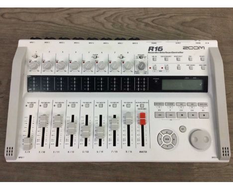 ZOOM R16 RECORDER: INTERFACE: CONTROLLER,no.023188, with power cable, boxed