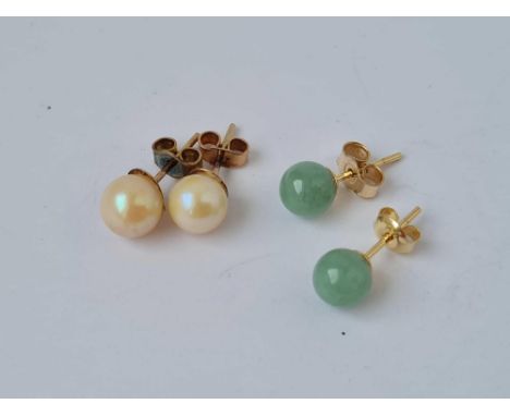 Two pairs of pearl &amp; jadeite 9ct gold earrings 