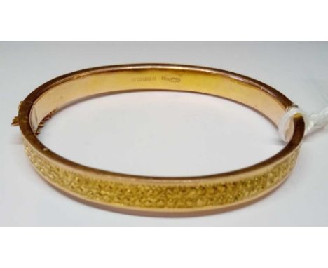 A gold bangle 9ct B'ham 1918 - 8 gms 