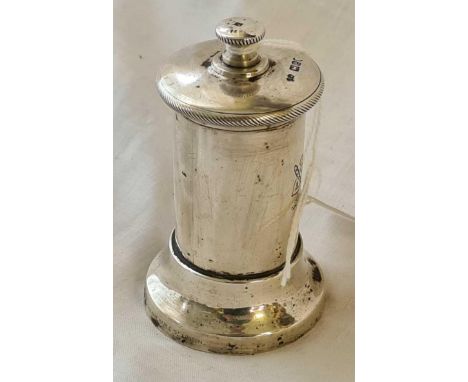 A crested cylindrical pepper grinder – London 1900 by H&amp;M