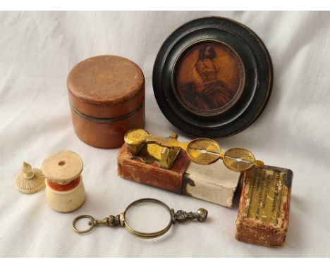 A treen snuff box a boxed sov weights etc.