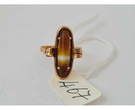 A vintage marquise banded agate ring in 9ct mount size N 3.3g inc