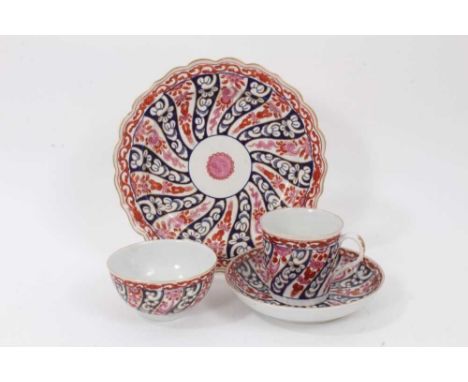 Worcester Queen Charlotte pattern tea wares, circa 1760, including a trio and a plate (4)All in good condition with just some