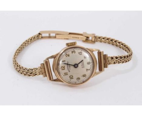Ladies 9ct gold Rotary wristwatch with 17 jewel Incabloc movement on 9ct gold bracelet, 15cm length.Currently running althoug