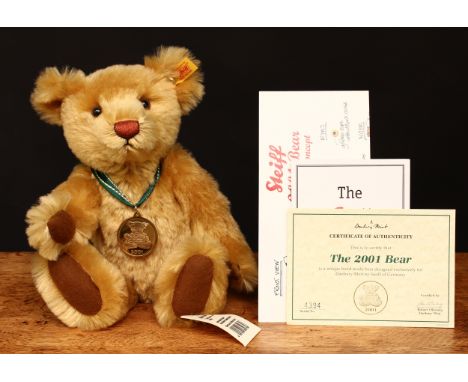 Steiff (Germany) EAN 654756 The 2001 teddy bear, exclusively for Danbury Mint, trademark Steiff button to ear with yellow and