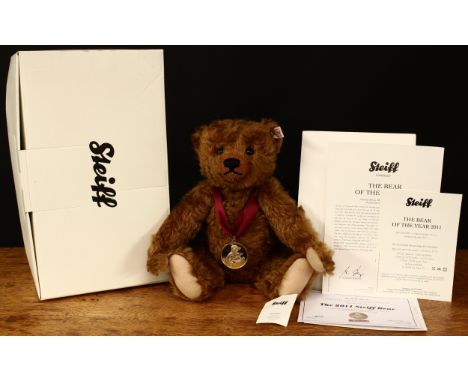 Steiff (Germany) EAN 663383 The Bear of the Year 2011, exclusively made for Danbury Mint, trademark Steiff button to ear with