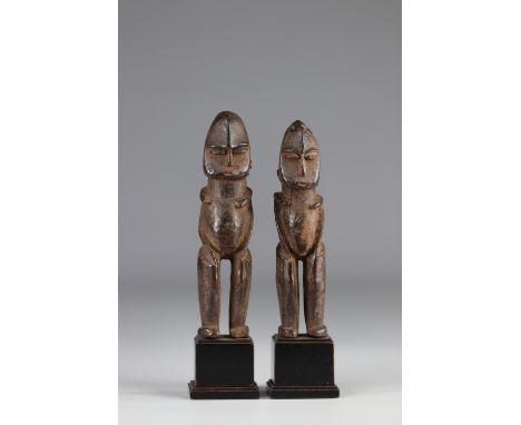 Very original small Lobi couple (Burkina Faso). Brown patina, dark and shinyRegion: AfricaPeriod: first half 20th centurySize