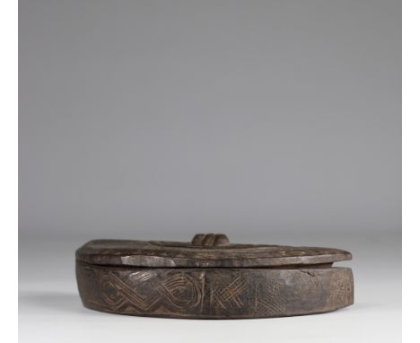 Beautiful Kuba tukula box - beautiful patina of use - early 20th century old P.d'Artevelle collection - DRC - AfricaRegion: A