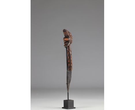 Beautiful little Songye knife - early 20th century - DRC - AfricaRegion: AfricaPeriod: early 20th centurySizes: H=260mm l=25m