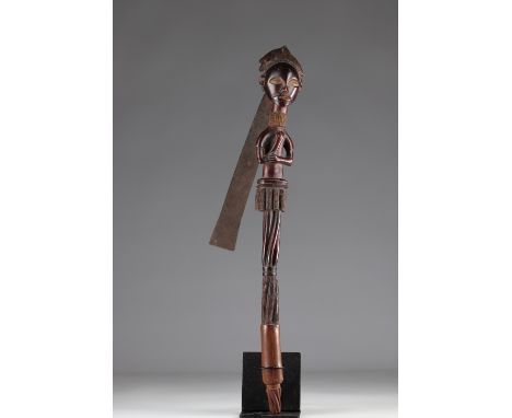 Adze / Sceptre of prestige Luba - Kalundwe - DRC 1st half 20th century.Region: AfricaSizes: H=620mm l=200mmWeight (K): 0.870k