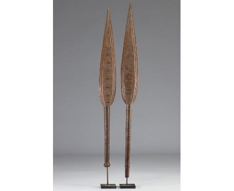 Pair of dance paddles - early 20th century - DRC - AfricaRegion: AfricaPeriod: first half 20th centurySizes: H=560mm l=55mmWe