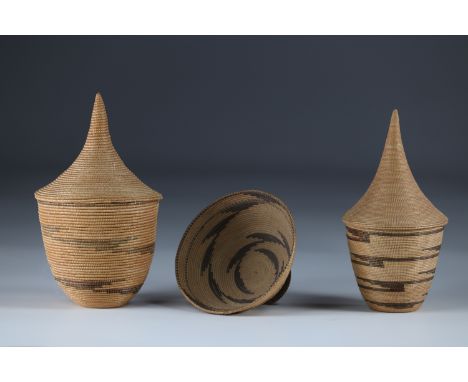 Lot of 3 Tutsi basketwork collected 1928Region: AfricaPeriod: collected in 1928Sizes: H = 160mmWeight (K): 0.130kgCondition: 