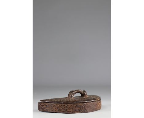 Beautiful Kuba tukula box - beautiful patina of use - early 20th century old P.d'Artevelle collection - DRC - AfricaRegion: A