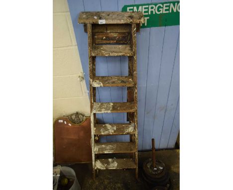 FOLDING WOODEN STEP LADDER