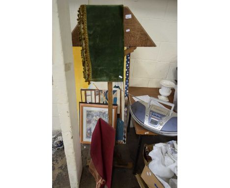 LATE 19TH/EARLY 20TH CENTURY OAK STAND PRESUMABLY FROM A CHURCH OR CHAPEL