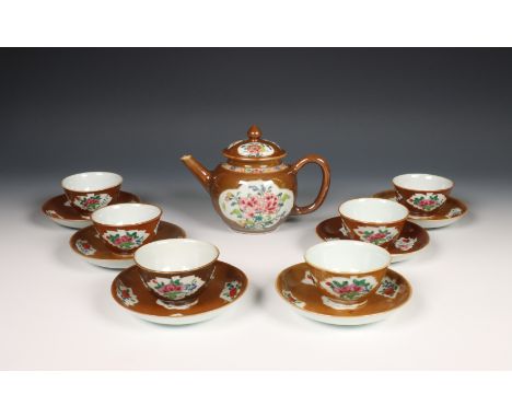 China, collection of famille rose Batavian ware, Qianlong period (1736-1795), comprising a teapot and cover and a set of six 