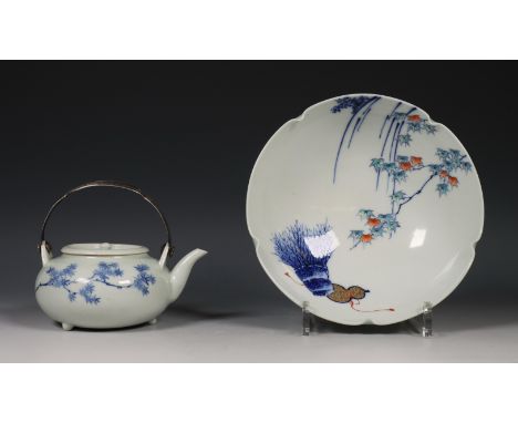 Japan, blue and white porcelain teapot and Imari bowl, 20th century, the teapot decorated with leaves, the flat cover painted