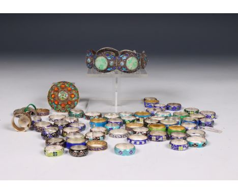 China, silver bracelet, first half 20th century, set with carved jade, the links with flowers, decorated with cloisonné ename