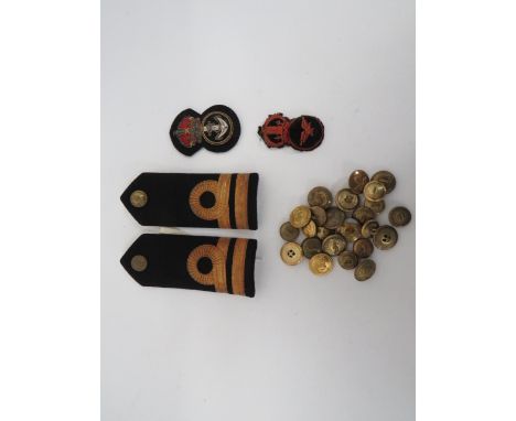 1918 1st Pattern RAF Other Ranks Cap Badge red embroidery Kings crown over lower raised button with central red embroidery ea