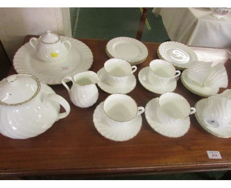 QUANTITY OF WEDGWOOD GOLD CHELSEA TEAWARE INC CUPS, SAUCERS AND TEAPOT