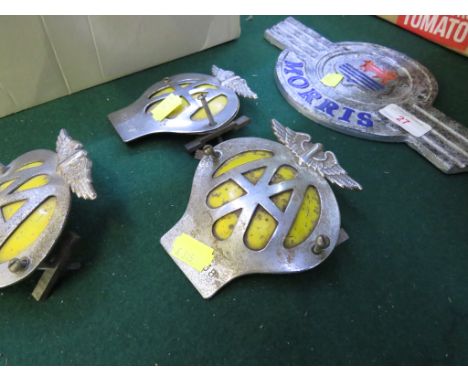MORRIS MOTORS CAST METAL PLAQUE WITH THREE VINTAGE AA BADGES.