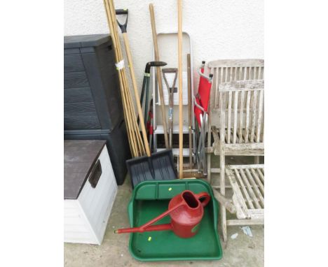 LONG HANDLED GARDEN HAND TOOLS, TWO TREAD ALUMINIUM STEPS, FOLDING CHAIR, PLASTIC POTTING TRAY ETC
