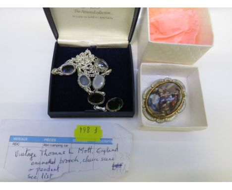 VINTAGE THOMAS L MOTT PORCELAIN BROOCH DEPICTING LADY AND GENTLEMAN, WITH A BOX; AND A 925 WHITE METAL NECKLACE SET WITH FACE