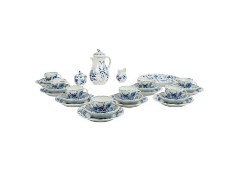 MEISSEN 28-tlg. Kaffeeservice 'Zwiebelmuster', 1. Wahl, 20. Jh. 8 Kaffeetassen und 8 Untertassen, 8 Kuchenteller (1 mit minim