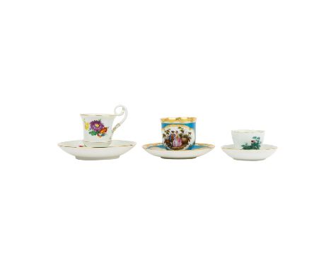 MEISSEN 6-tlg. Konvolut Tassen und Untertassen, 1. und 2. Wahl, 19./20. Jh.: 1 Kaffeetasse mit Untertasse, hellblauer Fond, i
