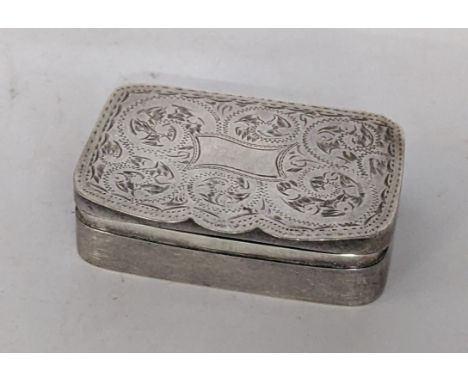 A modern silver pill/snuff box having engraved decoration, 16.2gLocation: 