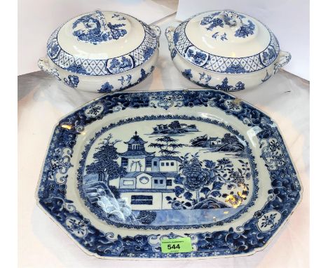 A Chinese blue and white ceramic rectangular dish with canted corners, decorated with traditional scene (some chips), Length 