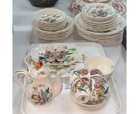 A selection of Spode Gainsborough dinner and teaware 